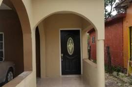 2 Bedrooms 2 Bathrooms, House for Sale in May Pen