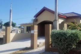 2 Bedrooms 2 Bathrooms, House for Sale in May Pen