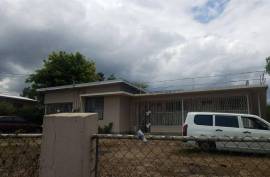 4 Bedrooms 3 Bathrooms, House for Sale in May Pen