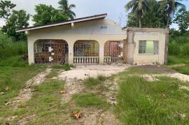 5 Bedrooms 3 Bathrooms, House for Sale in Bog Walk