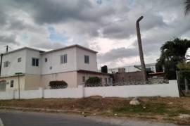 2 Bedrooms 2 Bathrooms, House for Sale in Spanish Town