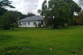 3 Bedrooms 1 Bathrooms, House for Sale in May Pen