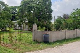 3 Bedrooms 1 Bathrooms, House for Sale in May Pen