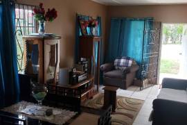 3 Bedrooms 1 Bathrooms, House for Sale in May Pen