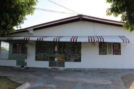 4 Bedrooms 2 Bathrooms, House for Sale in Spanish Town