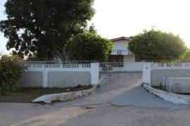 4 Bedrooms 2 Bathrooms, House for Sale in Spanish Town