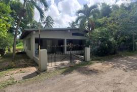 4 Bedrooms 2 Bathrooms, House for Sale in Spanish Town