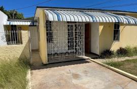 2 Bedrooms 1 Bathrooms, House for Sale in Greater Portmore