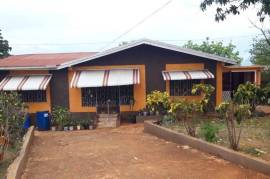 4 Bedrooms 2 Bathrooms, House for Sale in Junction