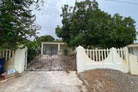 3 Bedrooms 1 Bathrooms, House for Sale in Spanish Town