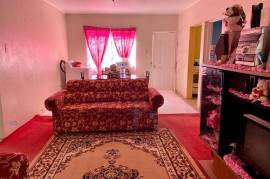 4 Bedrooms 2 Bathrooms, House for Sale in Highgate