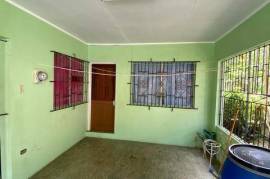 4 Bedrooms 2 Bathrooms, House for Sale in Highgate