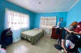 4 Bedrooms 2 Bathrooms, House for Sale in Highgate