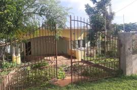 3 Bedrooms 2 Bathrooms, House for Sale in Savanna-La-Mar