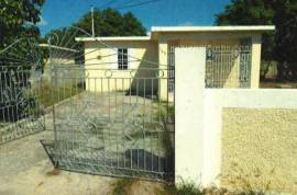 2 Bedrooms 1 Bathrooms, House for Sale in Spanish Town