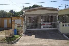 3 Bedrooms 2 Bathrooms, House for Sale in Greater Portmore