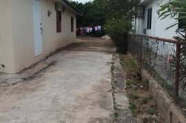 2 Bedrooms 1 Bathrooms, House for Sale in Spanish Town