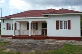 3 Bedrooms 2 Bathrooms, House for Sale in Junction