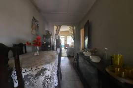 5 Bedrooms 3 Bathrooms, House for Sale in Kingston 5