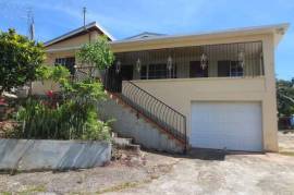 6 Bedrooms 3 Bathrooms, House for Sale in Mandeville