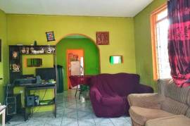 3 Bedrooms 2 Bathrooms, House for Sale in Linstead