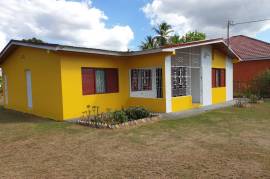 3 Bedrooms 2 Bathrooms, House for Sale in Osbourne Store