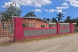 3 Bedrooms 2 Bathrooms, House for Sale in Bog Walk