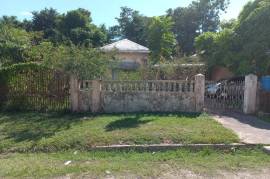 5 Bedrooms 3 Bathrooms, House for Sale in Savanna-La-Mar