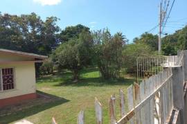 4 Bedrooms 2 Bathrooms, House for Sale in Petersfield