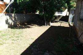 2 Bedrooms 1 Bathrooms, House for Sale in May Pen