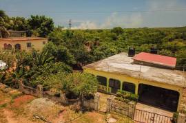 3 Bedrooms 1 Bathrooms, House for Sale in Spanish Town