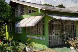 3 Bedrooms 3 Bathrooms, House for Private in May Pen