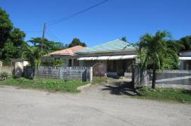 4 Bedrooms 2 Bathrooms, House for Sale in Port Morant