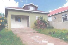 2 Bedrooms 1 Bathrooms, House for Private in May Pen