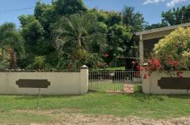 3 Bedrooms 2 Bathrooms, House for Sale in Spanish Town