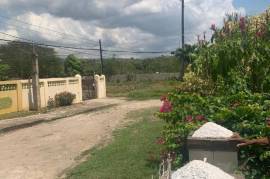 3 Bedrooms 2 Bathrooms, House for Sale in Spanish Town