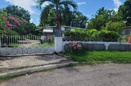 3 Bedrooms 2 Bathrooms, House for Sale in Spanish Town