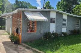 3 Bedrooms 2 Bathrooms, House for Sale in Spanish Town