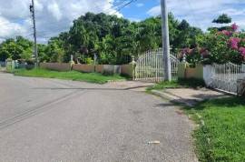 3 Bedrooms 2 Bathrooms, House for Sale in Spanish Town