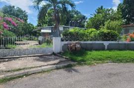 3 Bedrooms 2 Bathrooms, House for Sale in Spanish Town