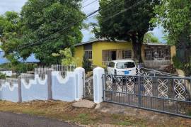 4 Bedrooms 1 Bathrooms, House for Sale in May Pen