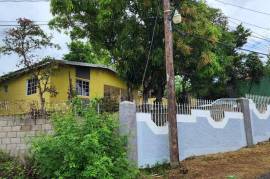 4 Bedrooms 1 Bathrooms, House for Sale in May Pen