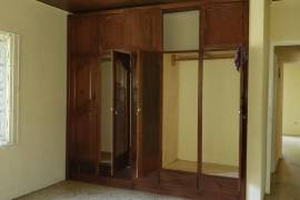 4 Bedrooms 2 Bathrooms, House for Sale in May Pen