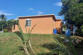 3 Bedrooms 2 Bathrooms, House for Sale in May Pen