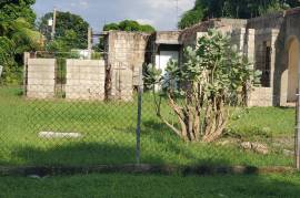 2 Bedrooms 1 Bathrooms, House for Private in Spanish Town