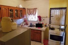 5 Bedrooms 3 Bathrooms, House for Foreclosure in Spanish Town