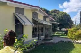 3 Bedrooms 2 Bathrooms, House for Sale in Spanish Town