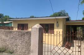 3 Bedrooms 2 Bathrooms, House for Sale in Kingston 20