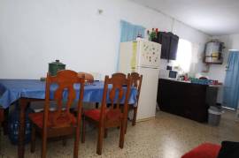 3 Bedrooms 2 Bathrooms, House for Sale in May Pen