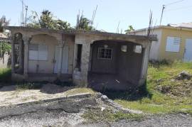 2 Bedrooms 2 Bathrooms, House for Sale in May Pen